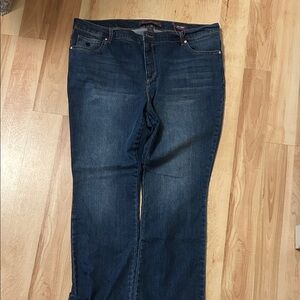 Gloria Vanderbilt Dark Blue about Cut Jeans.  Never worn